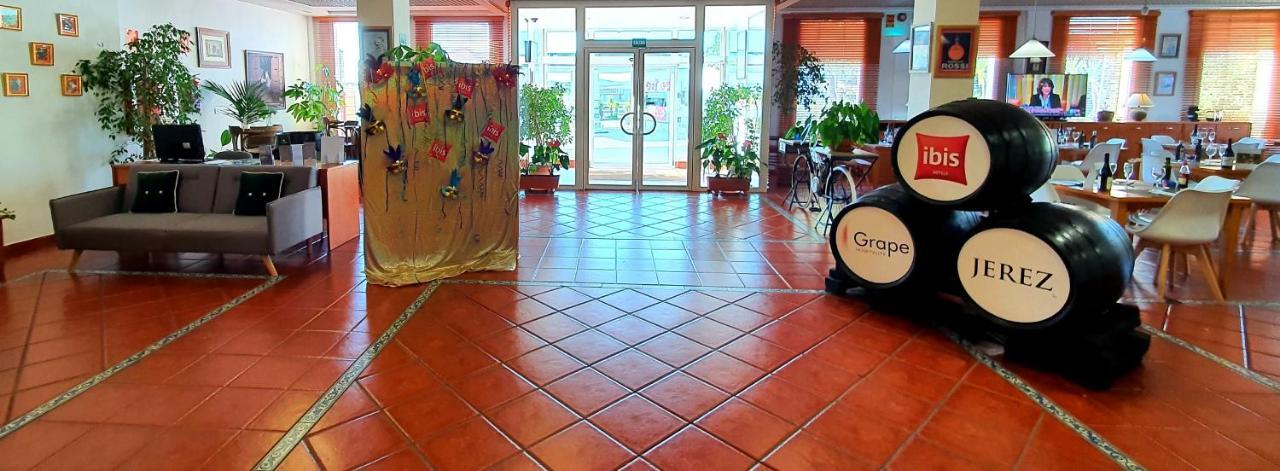 ホテル Ibis Jerez De La Frontera Cadiz エクステリア 写真