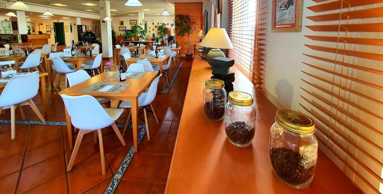 ホテル Ibis Jerez De La Frontera Cadiz エクステリア 写真