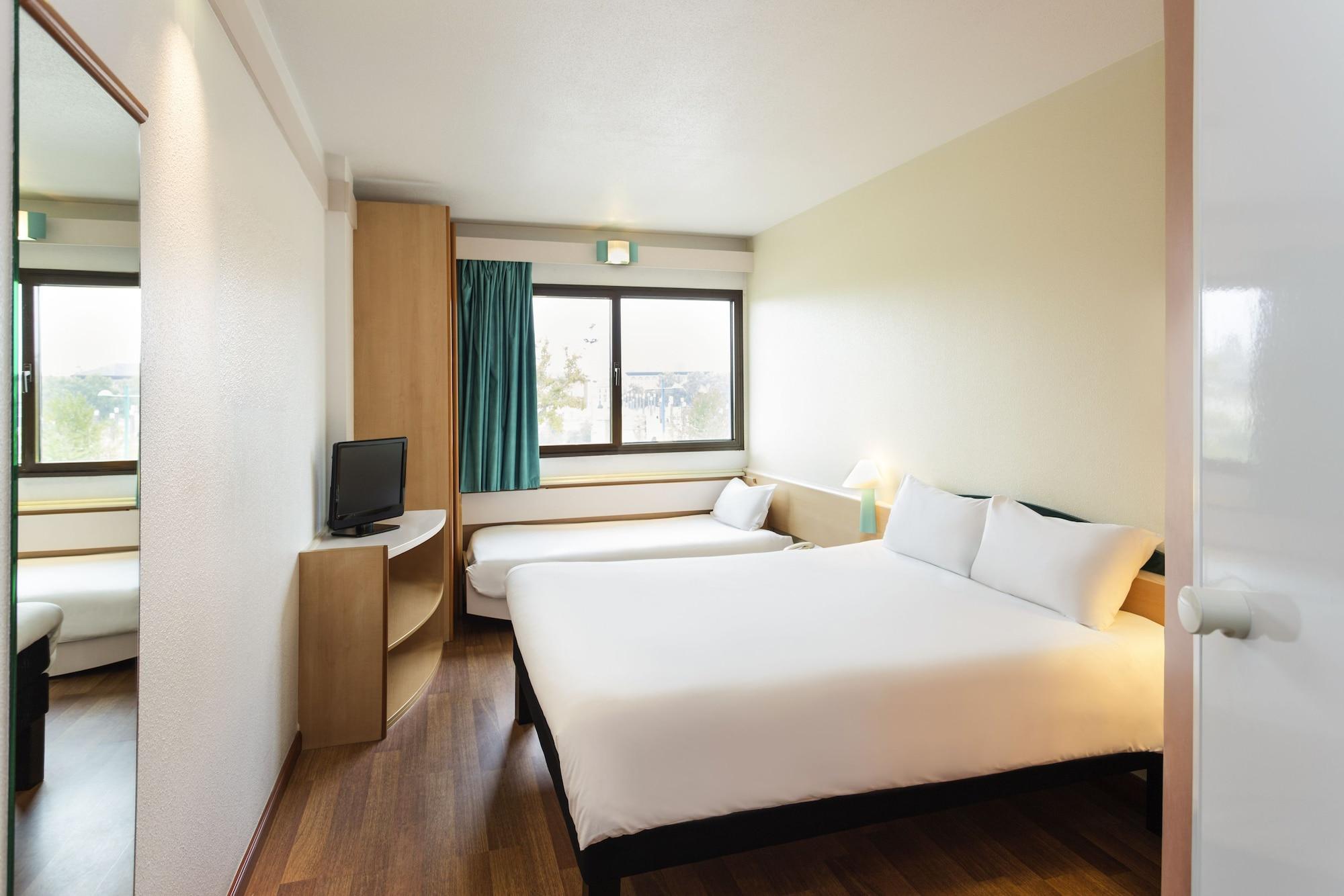 ホテル Ibis Jerez De La Frontera Cadiz エクステリア 写真