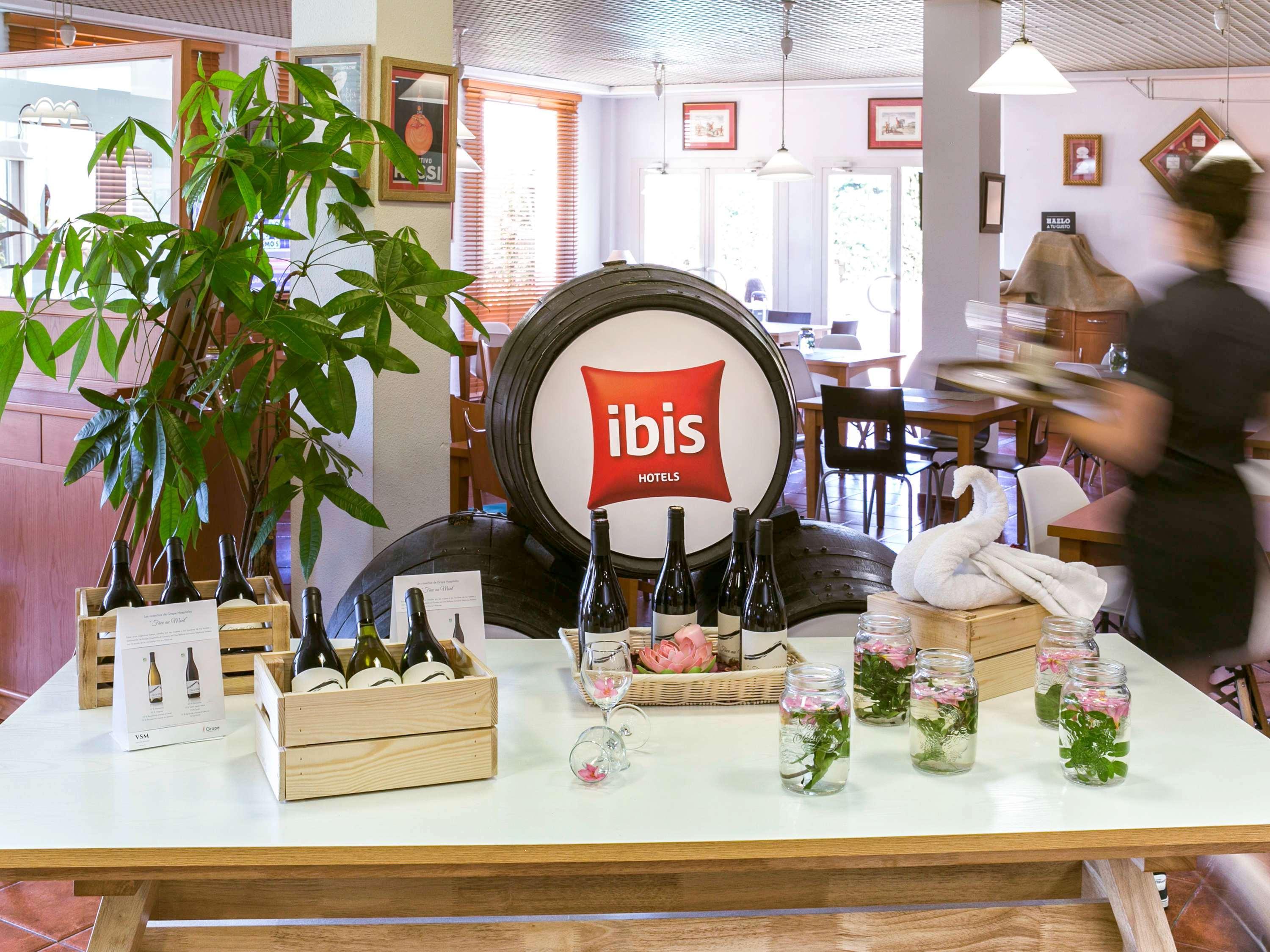 ホテル Ibis Jerez De La Frontera Cadiz エクステリア 写真