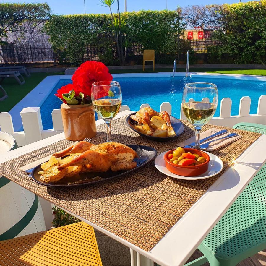 ホテル Ibis Jerez De La Frontera Cadiz エクステリア 写真
