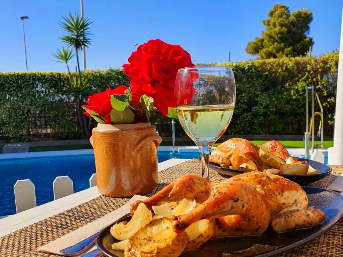 ホテル Ibis Jerez De La Frontera Cadiz エクステリア 写真