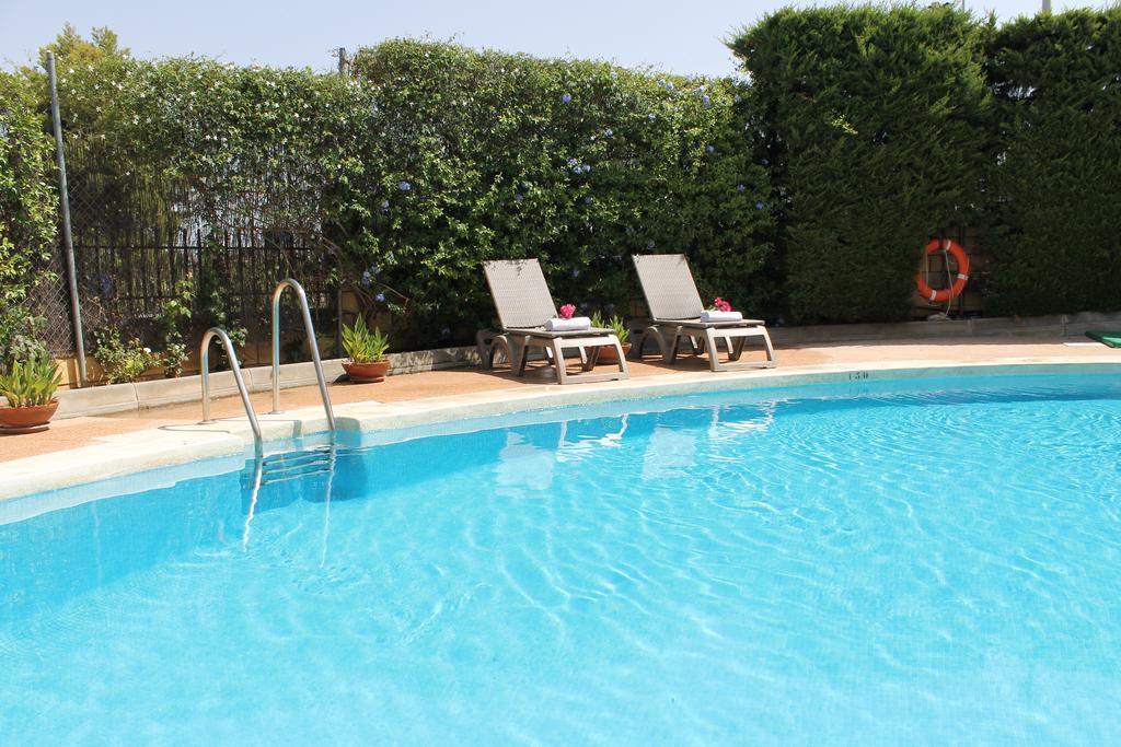 ホテル Ibis Jerez De La Frontera Cadiz エクステリア 写真